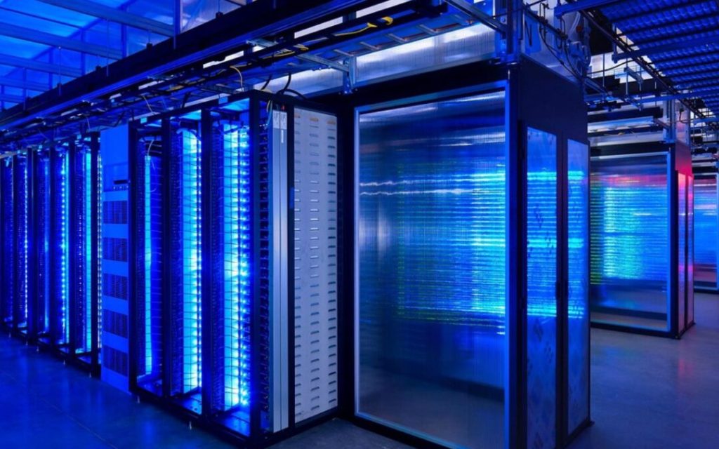 Free computer server room image, public domain CC0 photo.